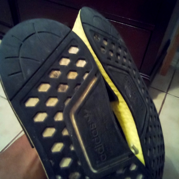 Adidas size 9.5 men //  good condition - Picture 5 of 6